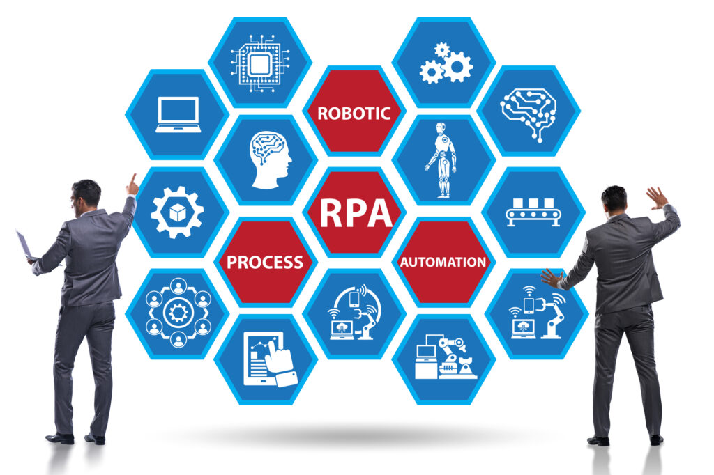 「RPA」などの文字が入った六角形のアイコン群と、両脇に立つスーツ姿の2人
