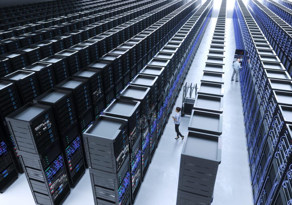 サーバーが並んだデータセンターの様子